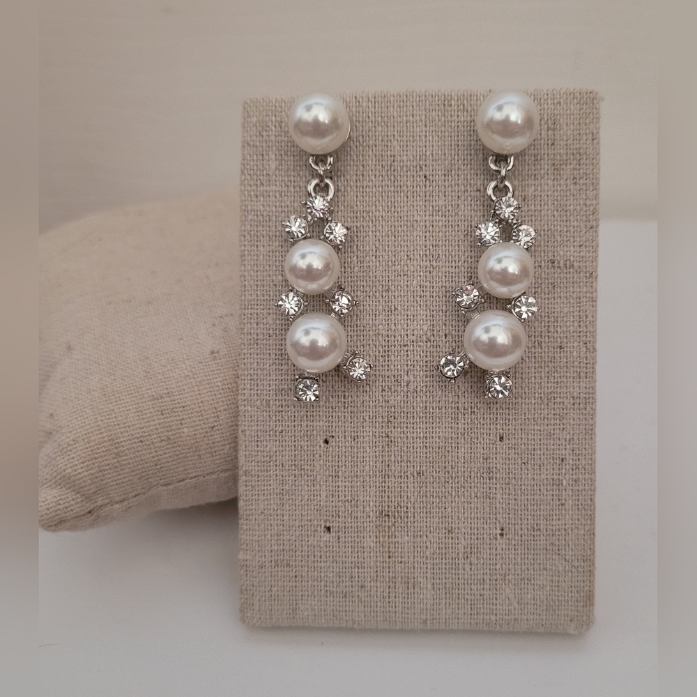 Pearl and Rhinestone drop earrings